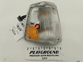 116-58120r Volvo 240 Sedan Passenger Right Park Side Light Lamp Fender Mounted 86-93