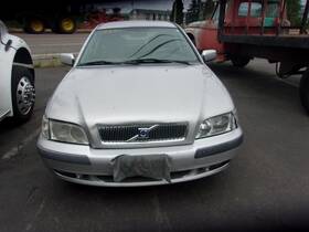 306136664 Volvo Used Side Marker Light Assembly Fits 2001 40 Series Bum