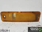 Oem 1984-1988 Ford Bronco Ii 2.9L Left Park Lamp Turn Signal Reflector. Fixed Price $19.99.